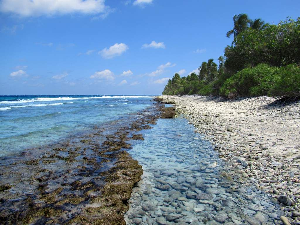 Addu Atoll beach and turquoise lagoon